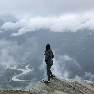 Meet your Posher, Elyzza